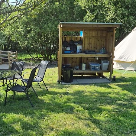 Route 47 Glamping Bell Tents Cross Hands Extérieur photo