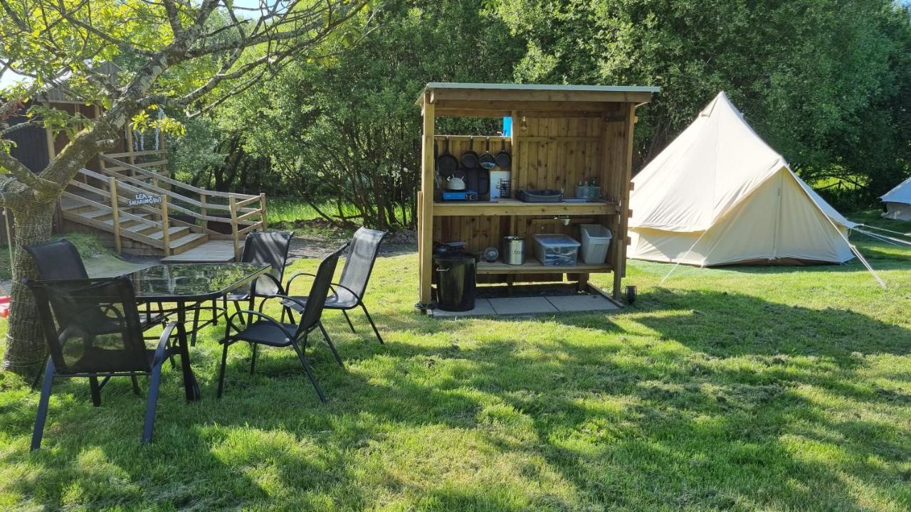 Route 47 Glamping Bell Tents Cross Hands Extérieur photo